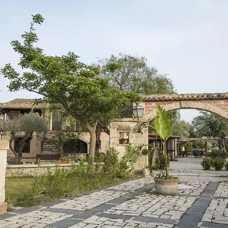Casale Siciliano Di Miryam Tiralongo * אבולה