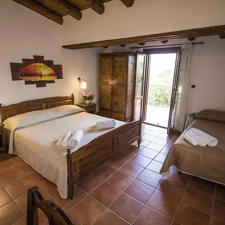 Casale Siciliano Di Miryam Tiralongo Bed & Breakfast Avola