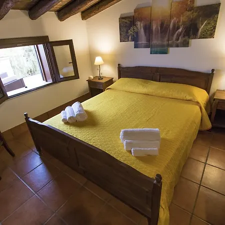 Casale Siciliano Di Miryam Tiralongo Couette-café