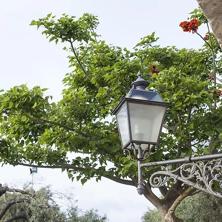 Casale Siciliano Di Miryam Tiralongo *