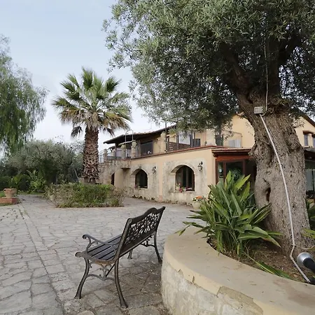 Casale Siciliano Di Miryam Tiralongo * Avola